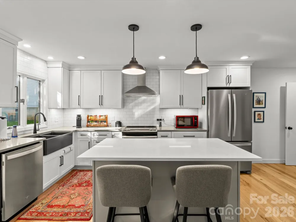 110 Aurora Drive Asheville, NC 28805