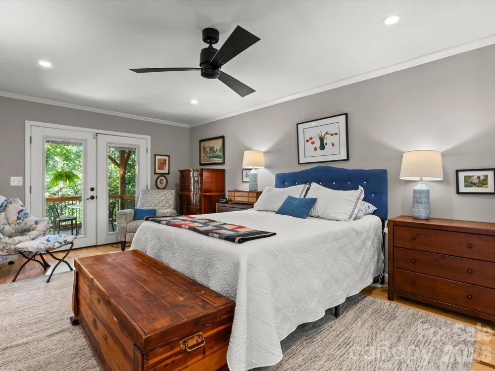 110 Aurora Drive Asheville, NC 28805