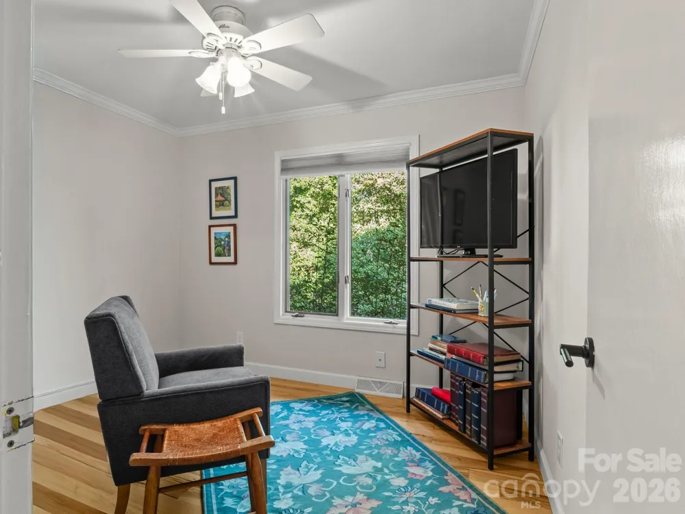 110 Aurora Drive Asheville, NC 28805