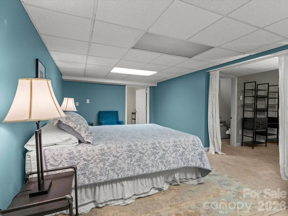 110 Aurora Drive Asheville, NC 28805