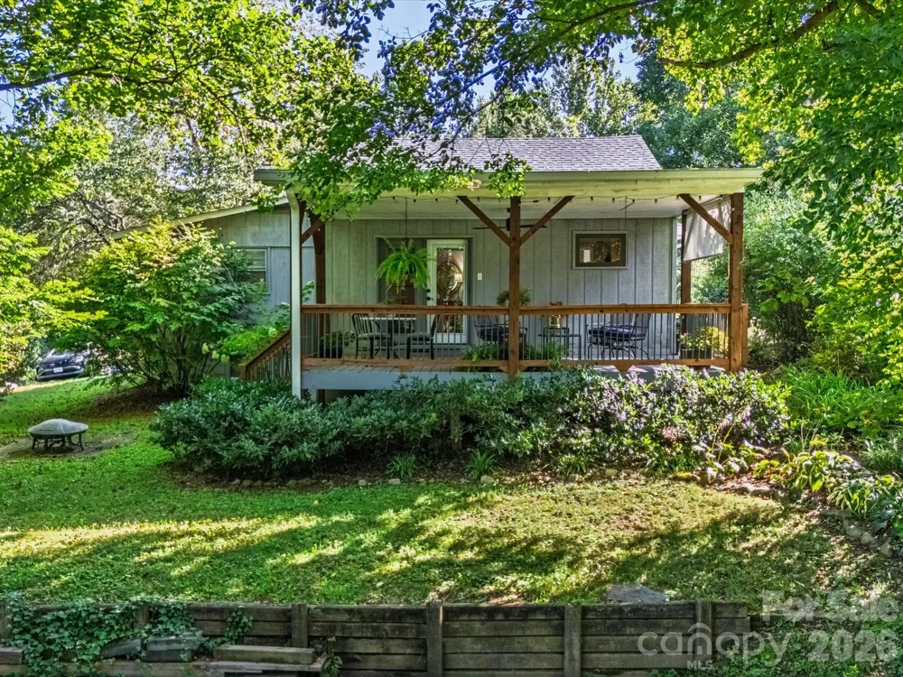 110 Aurora Drive Asheville, NC 28805