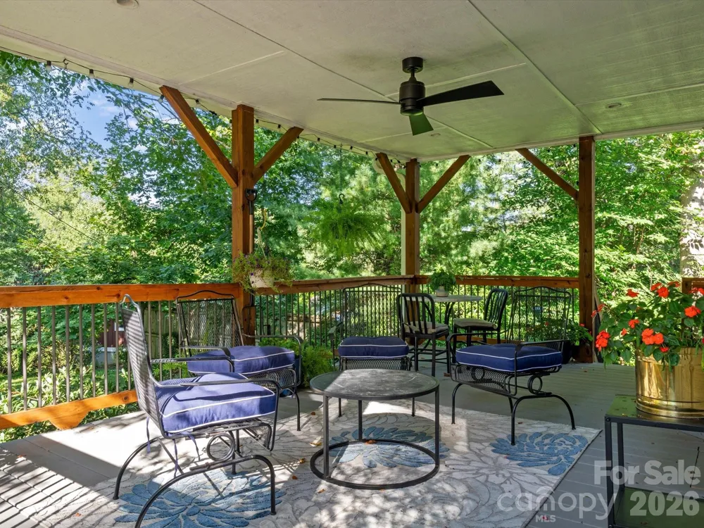 110 Aurora Drive Asheville, NC 28805