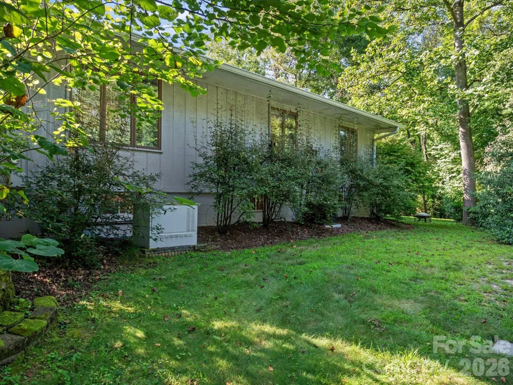 110 Aurora Drive Asheville, NC 28805