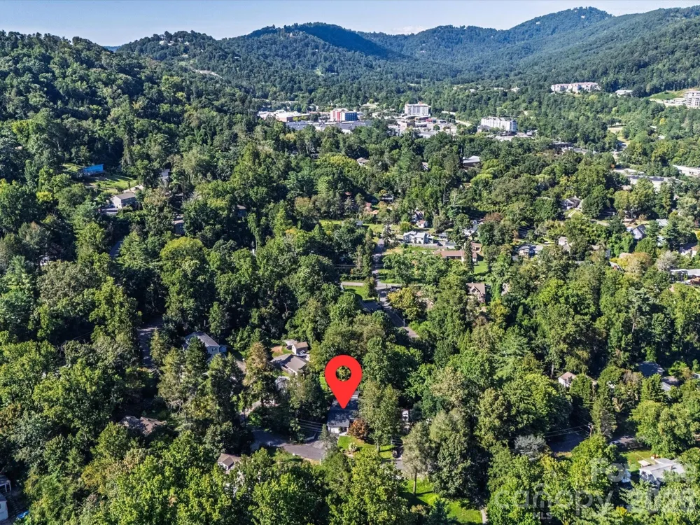 110 Aurora Drive Asheville, NC 28805