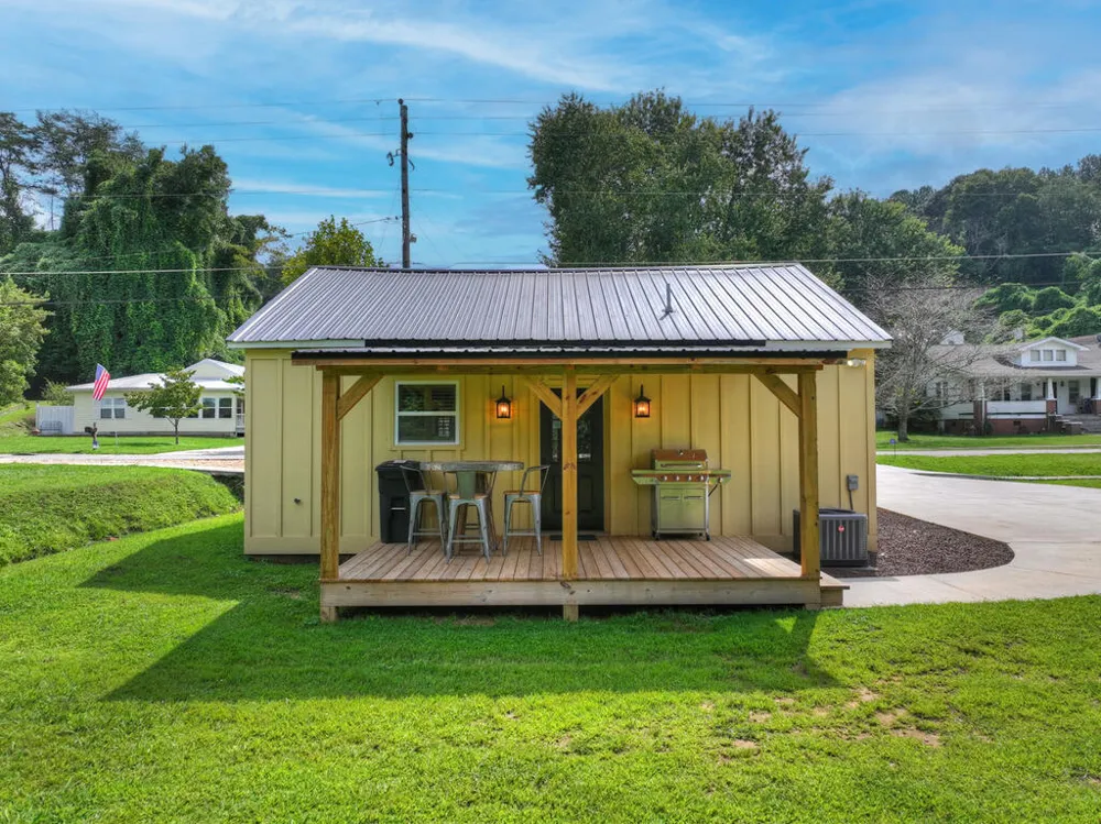 265 E Tennessee Avenue McCaysville, GA 30555