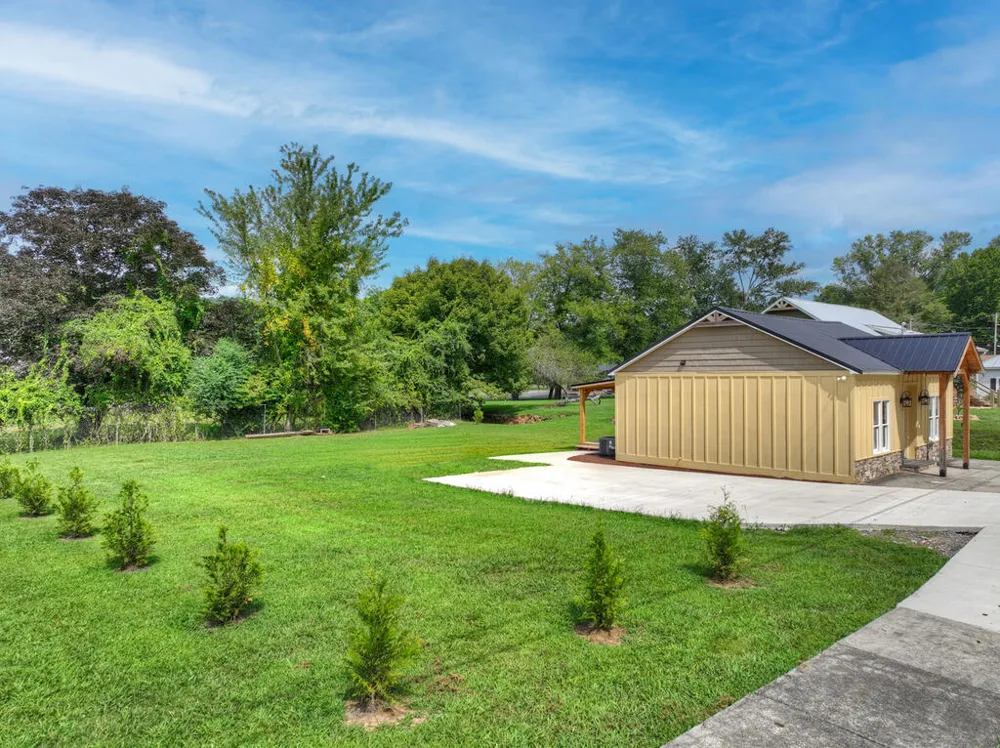 265 E Tennessee Avenue McCaysville, GA 30555