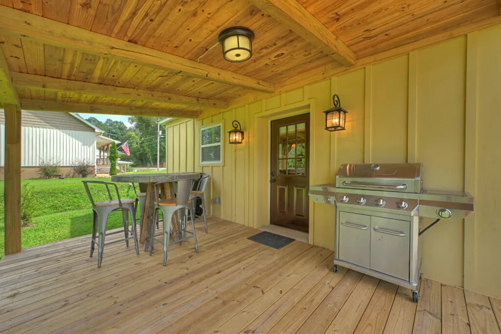 265 E Tennessee Avenue McCaysville, GA 30555
