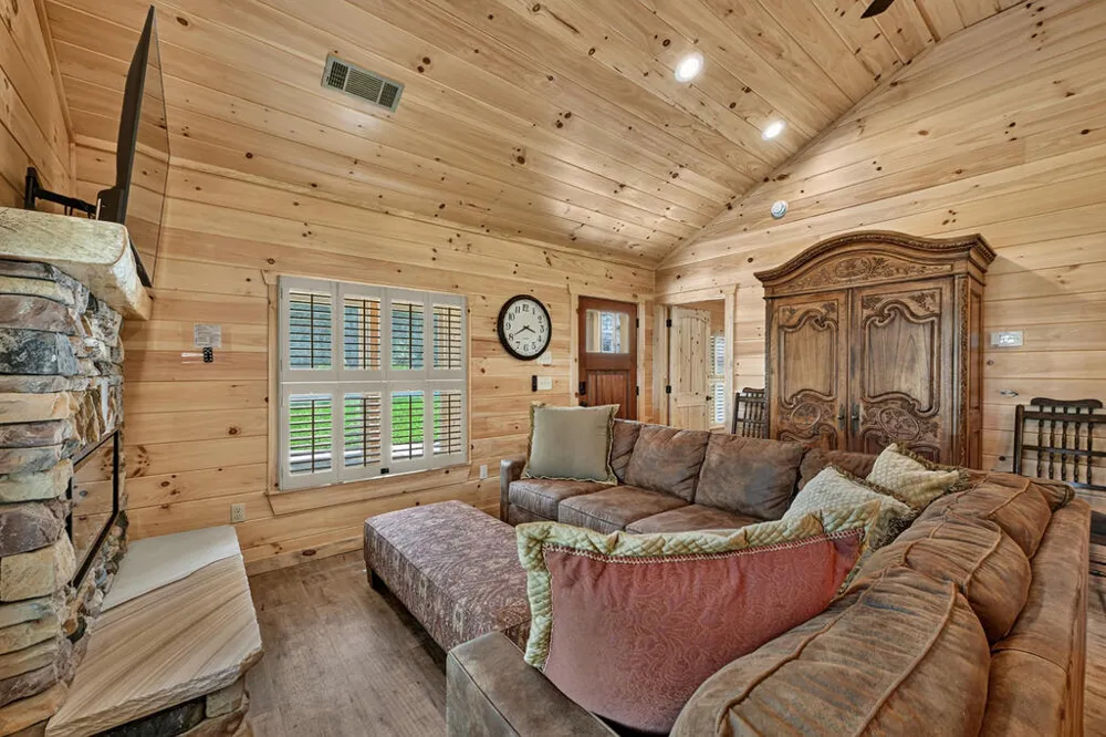 265 E Tennessee Avenue McCaysville, GA 30555