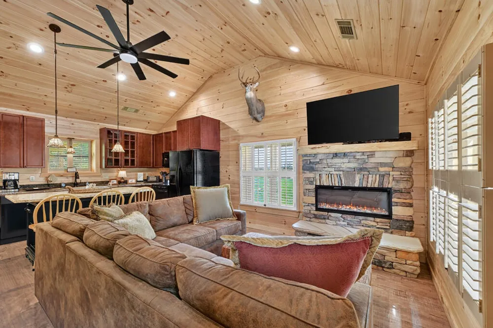 265 E Tennessee Avenue McCaysville, GA 30555
