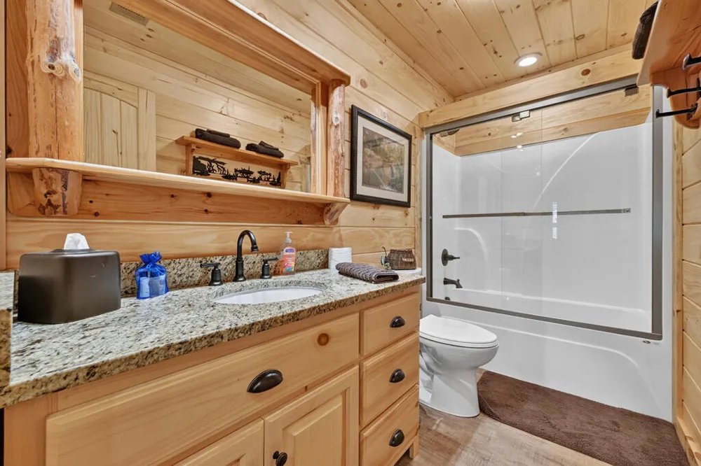 265 E Tennessee Avenue McCaysville, GA 30555