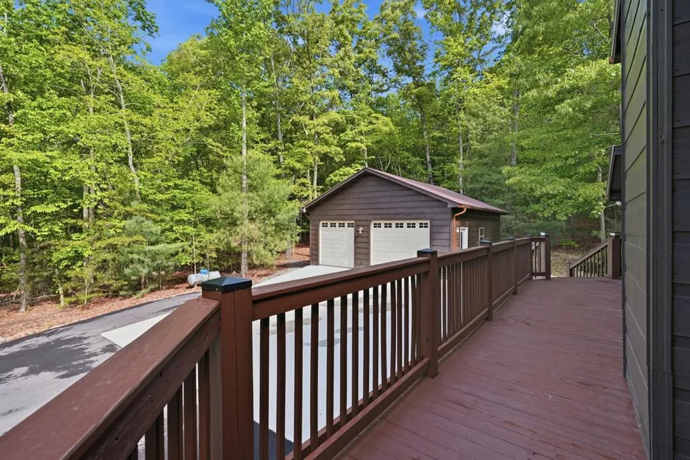 2283 Rocky Top Road Blairsville, GA 30512
