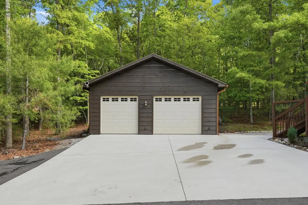 2283 Rocky Top Road Blairsville, GA 30512