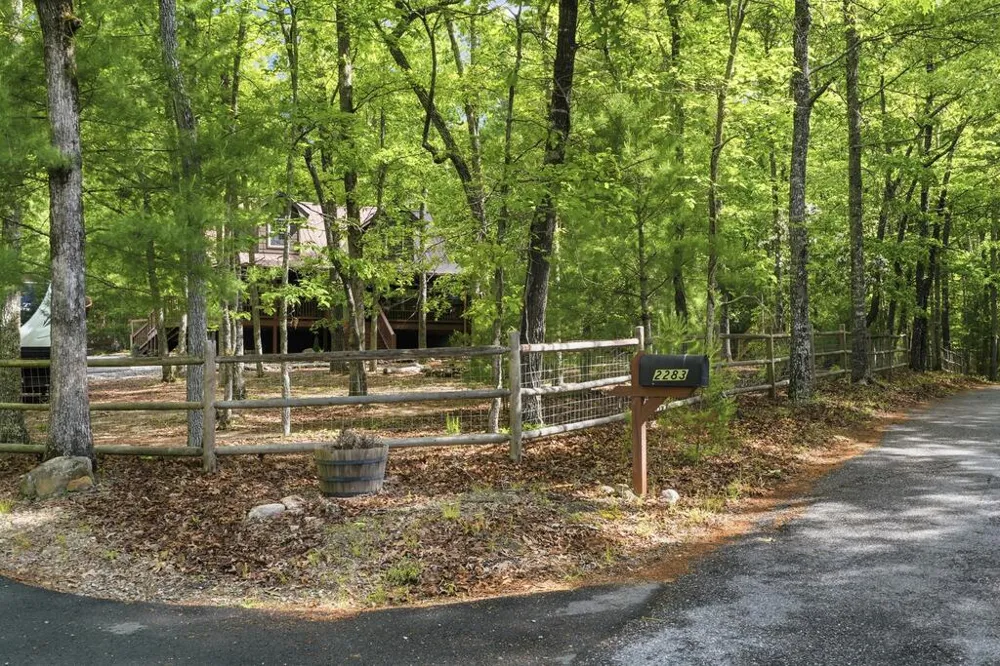 2283 Rocky Top Road Blairsville, GA 30512
