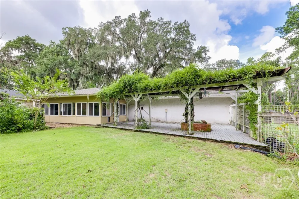 1810 Stillwood Drive Savannah, GA 31419