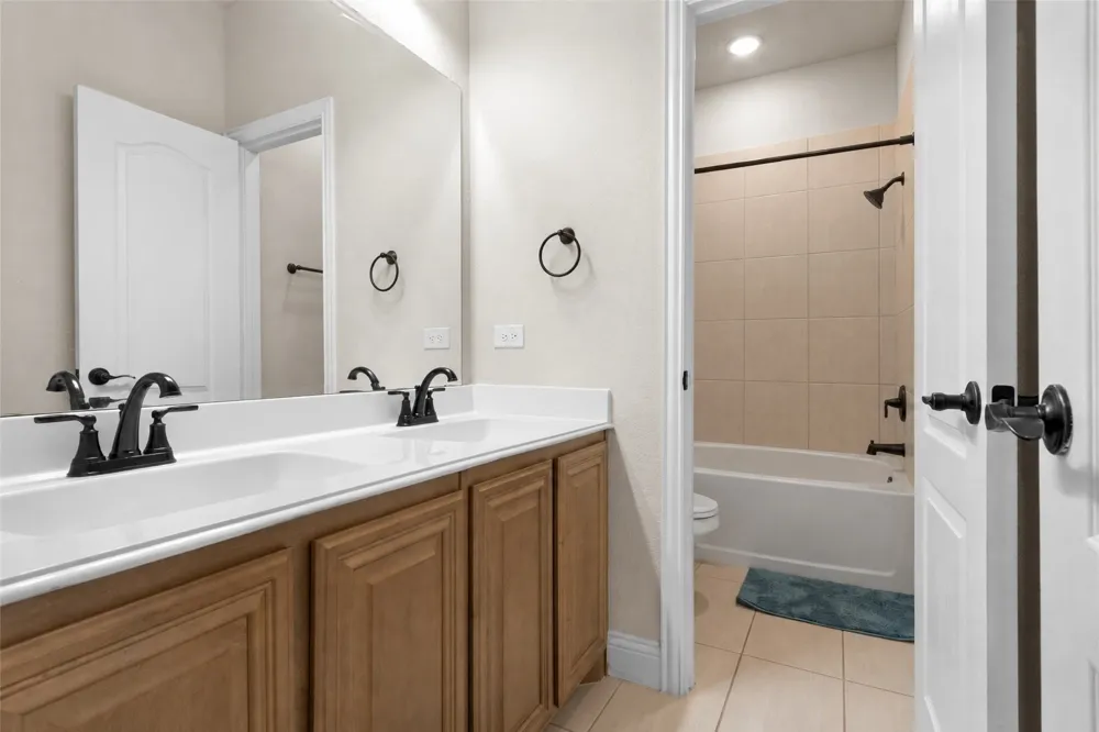 460 Country Meadows Boulevard Waxahachie, TX 75165