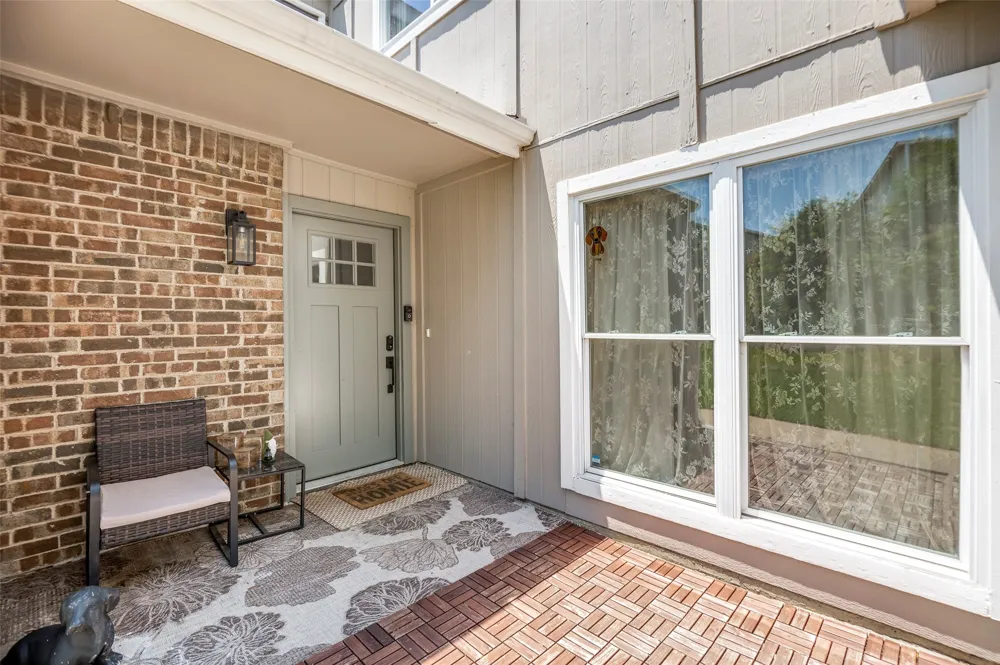 2716 Meadowstone Court Carrollton, TX 75006