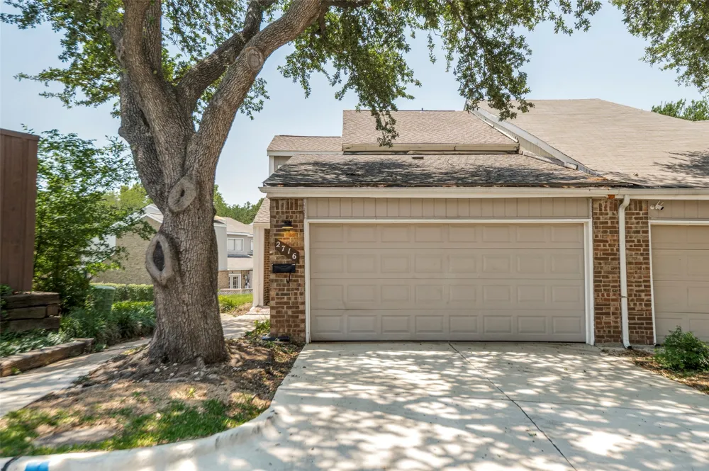 2716 Meadowstone Court Carrollton, TX 75006