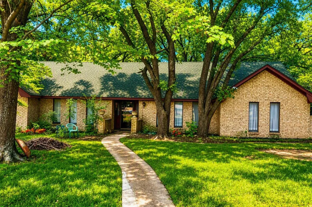 7102 S Interstate Highway 45 W #S Corsicana, TX 75109