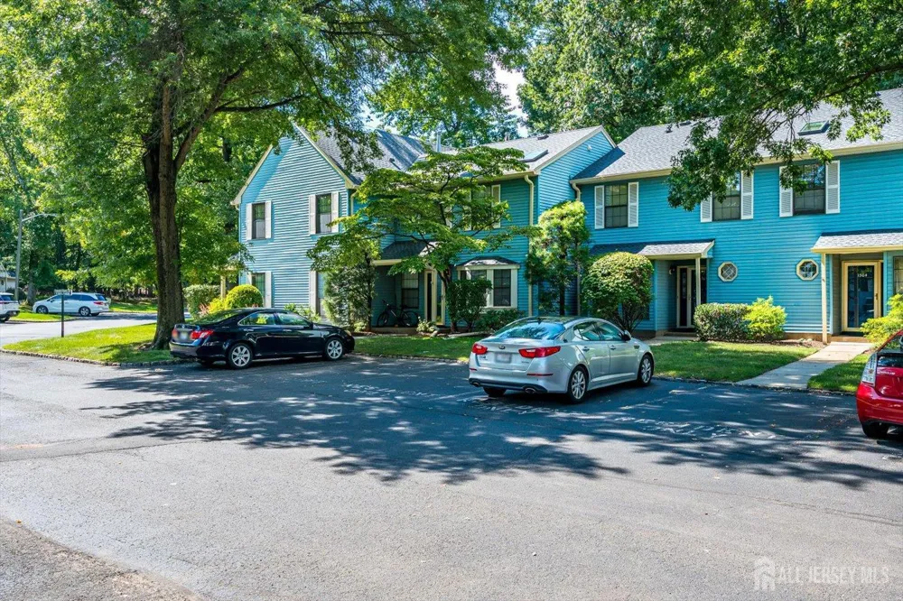 1303 Timber Oaks Road Edison, NJ 08820
