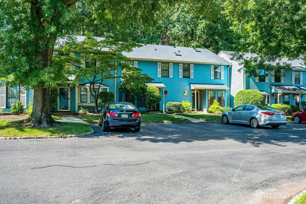 1303 Timber Oaks Road Edison, NJ 08820