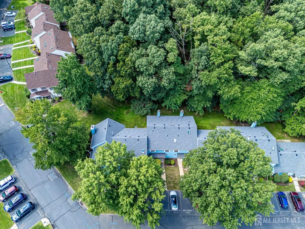1303 Timber Oaks Road Edison, NJ 08820