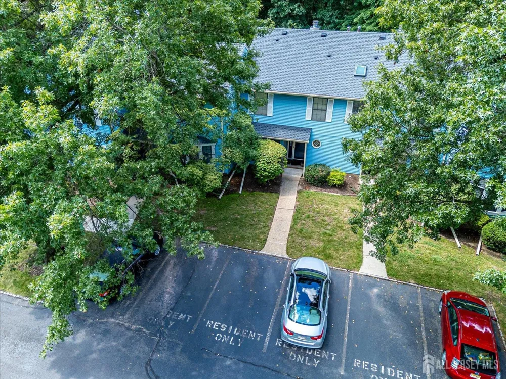 1303 Timber Oaks Road Edison, NJ 08820