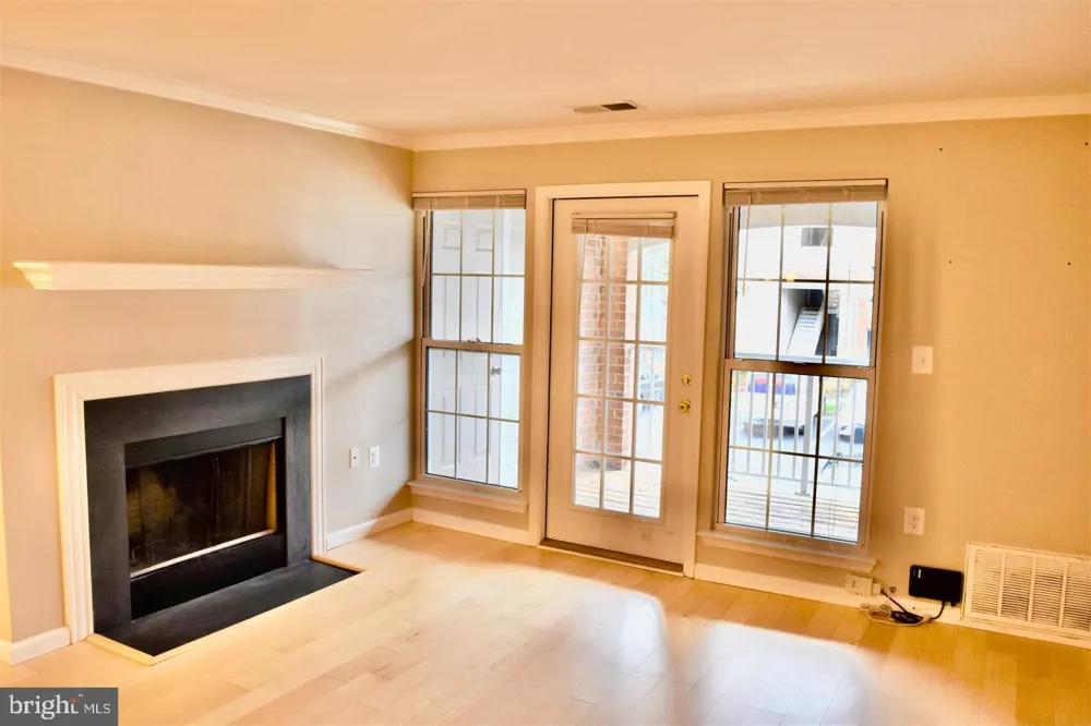 20965 TIMBER RIDGE TERRACE #204 Ashburn, VA 20147