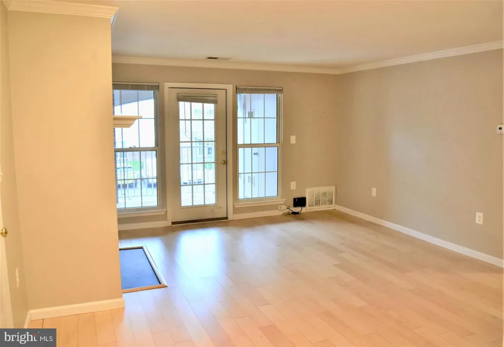 20965 TIMBER RIDGE TERRACE #204 Ashburn, VA 20147