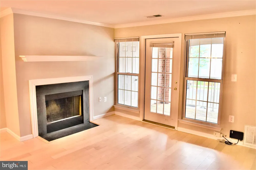 20965 TIMBER RIDGE TERRACE #204 Ashburn, VA 20147