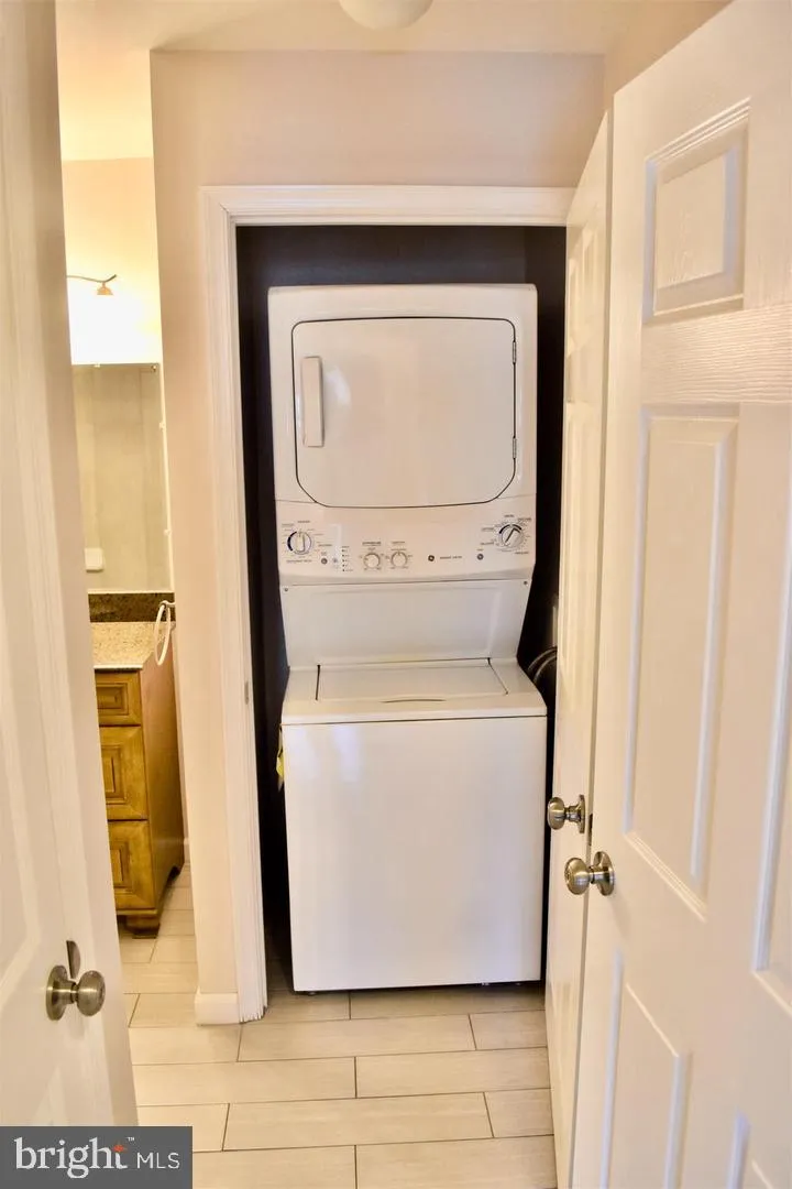 20965 TIMBER RIDGE TERRACE #204 Ashburn, VA 20147