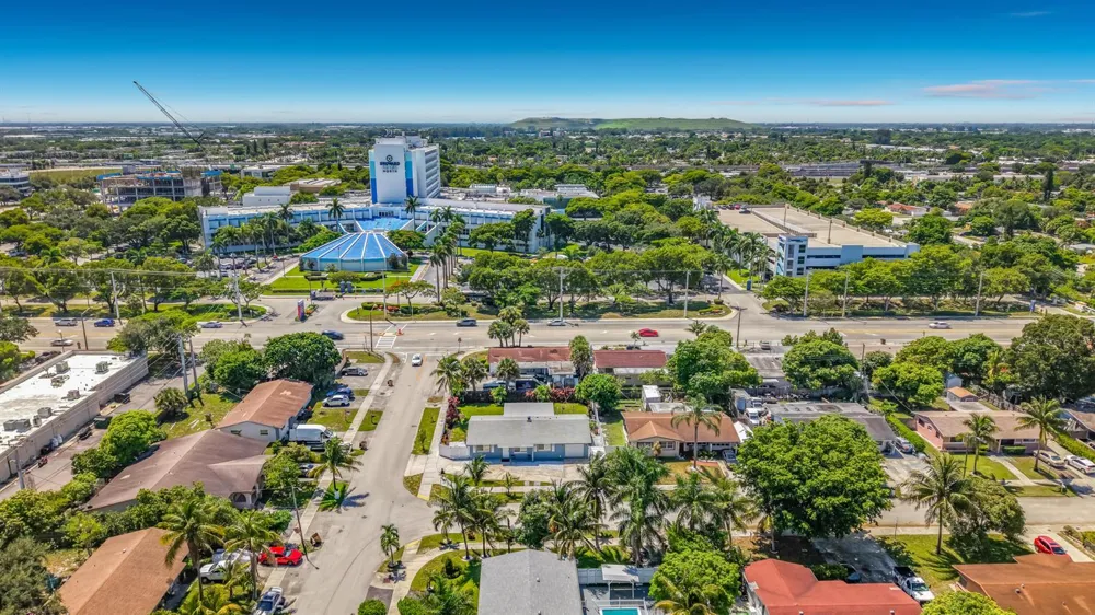 3801 NE 4th Avenue Pompano Beach, FL 33064