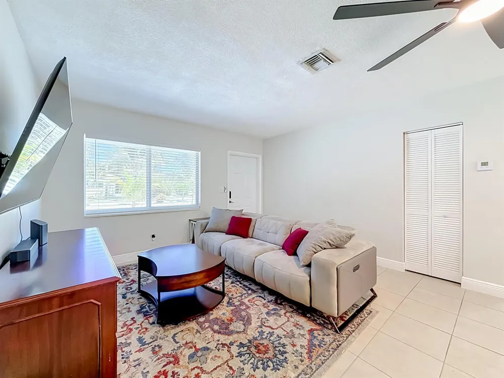 3801 NE 4th Avenue Pompano Beach, FL 33064