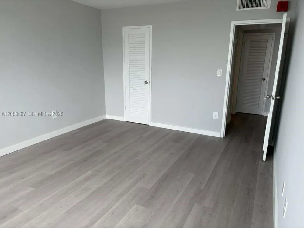 1865 79th St Cswy #14D North Bay Village, FL 33141