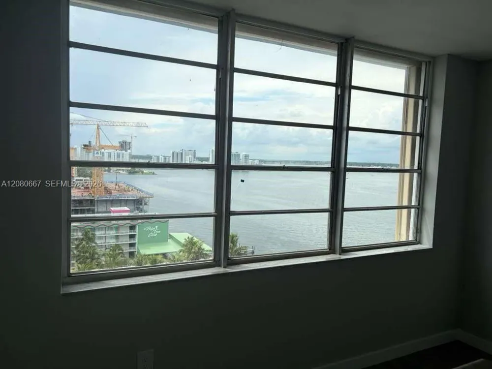1865 79th St Cswy #14D North Bay Village, FL 33141