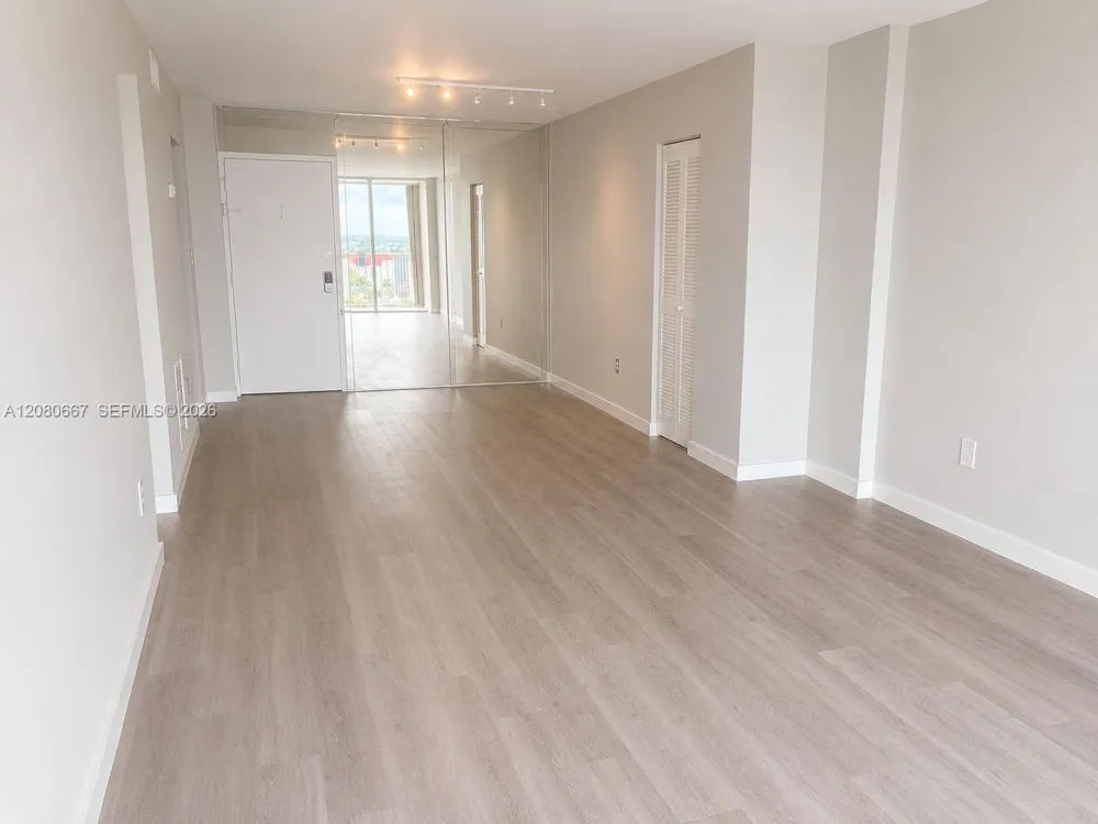 1865 79th St Cswy #14D North Bay Village, FL 33141