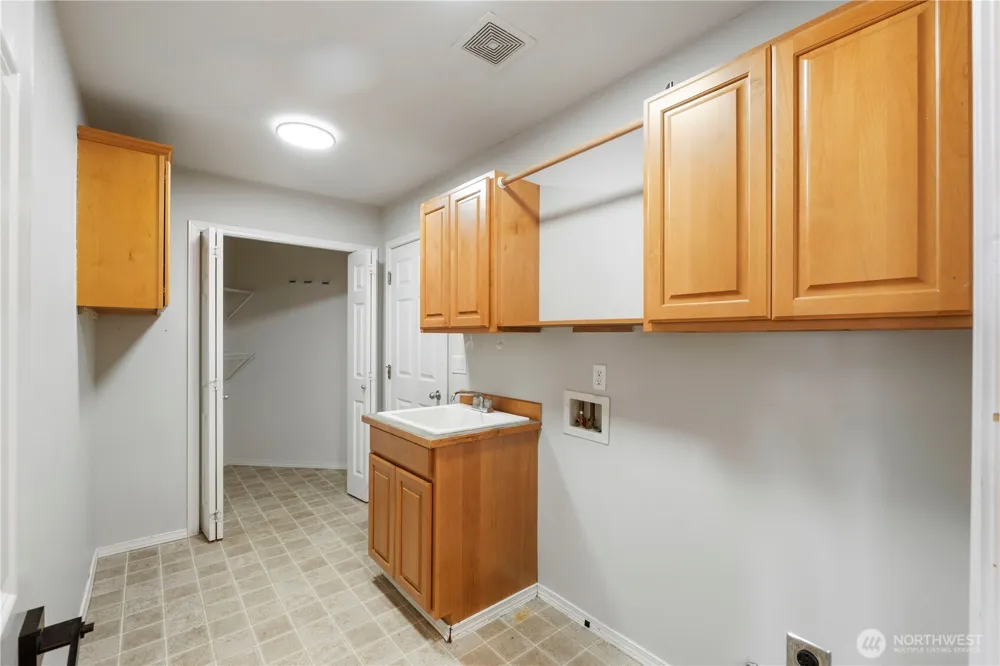 5805 51st Ave CT E Tacoma, WA 98443