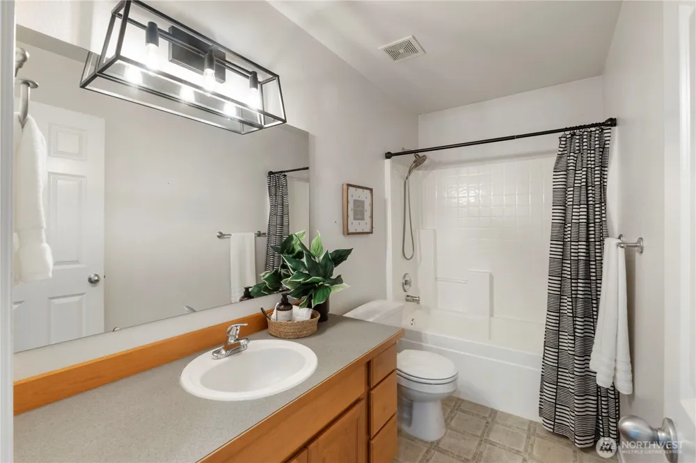 5805 51st Ave CT E Tacoma, WA 98443