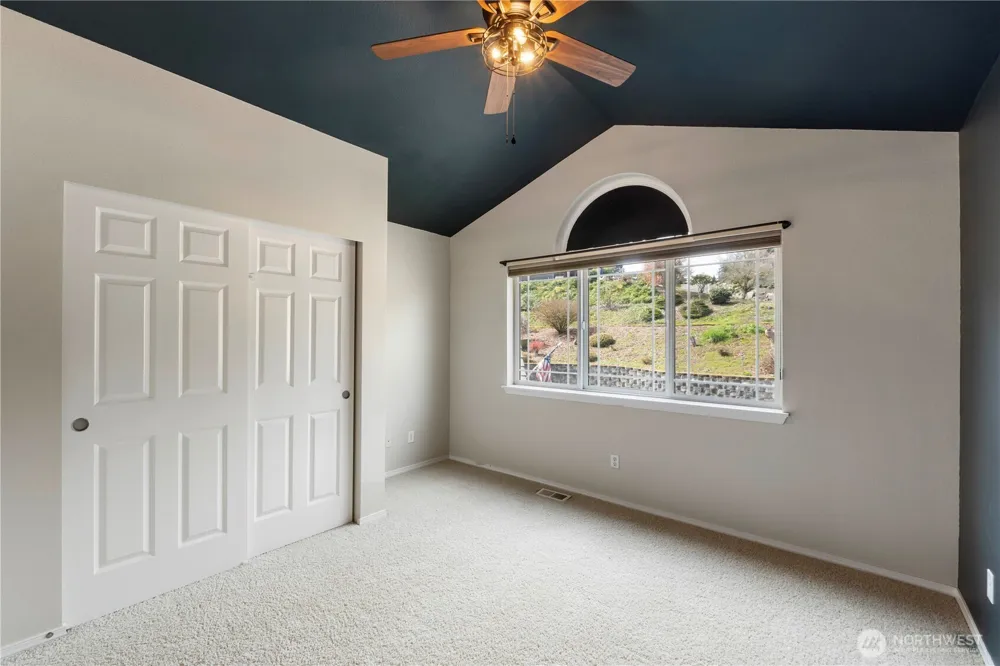 5805 51st Ave CT E Tacoma, WA 98443