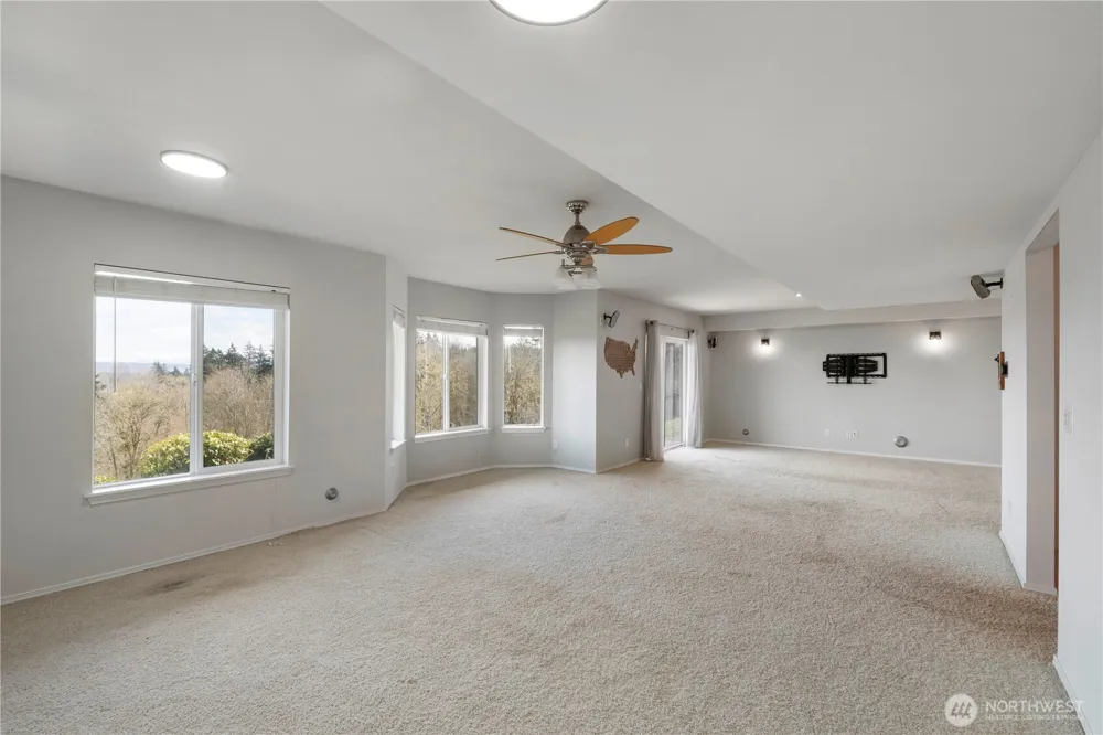 5805 51st Ave CT E Tacoma, WA 98443
