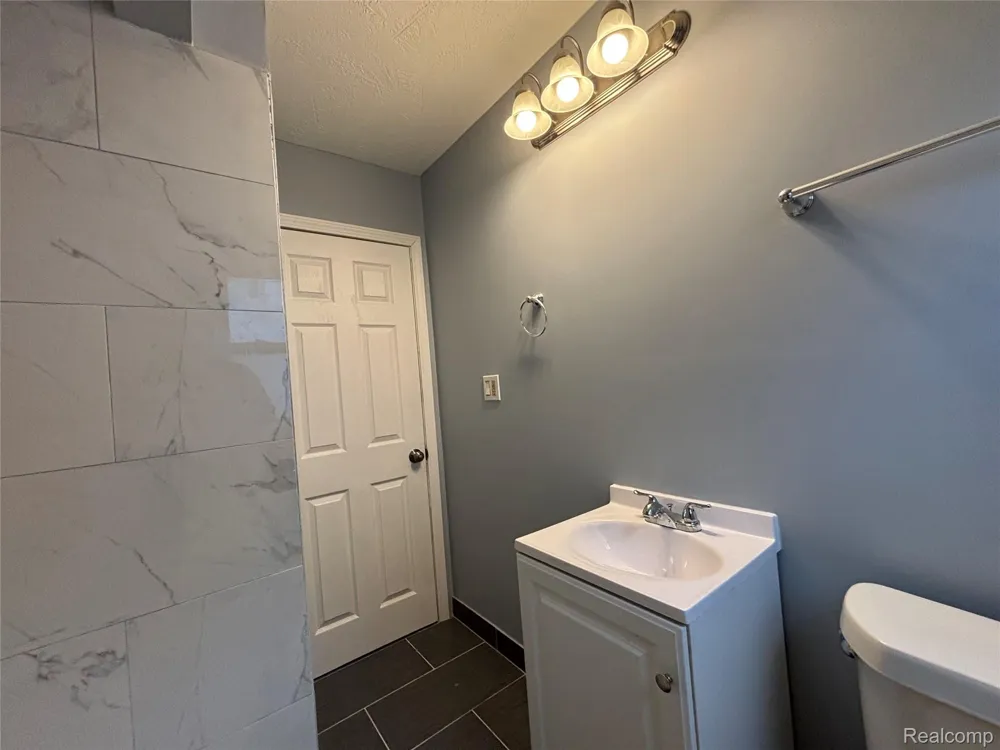 24302 Lehigh Street Dearborn Heights City, MI 48125