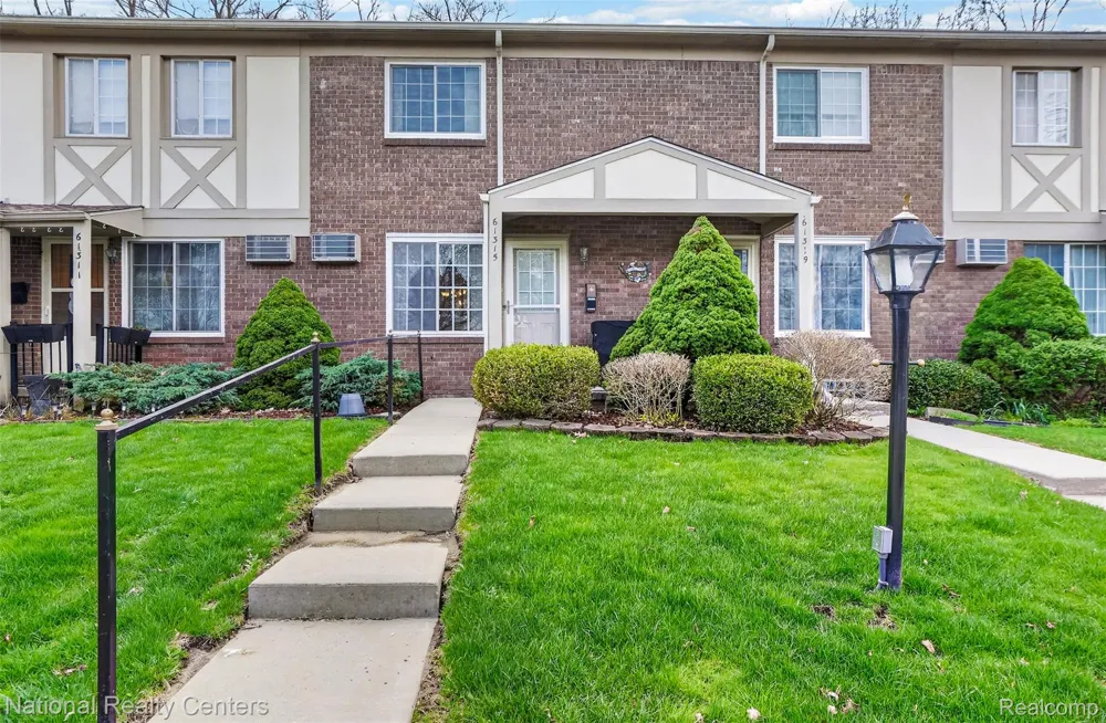61315 Heritage Boulevard #4 South Lyon City, MI 48178