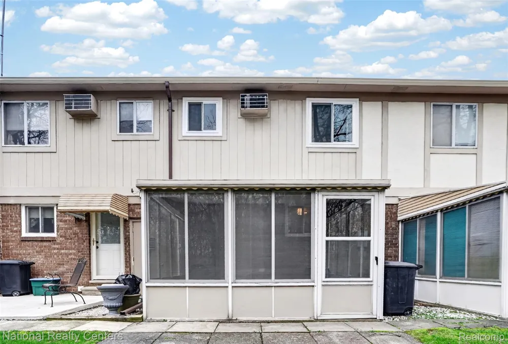 61315 Heritage Boulevard #4 South Lyon City, MI 48178