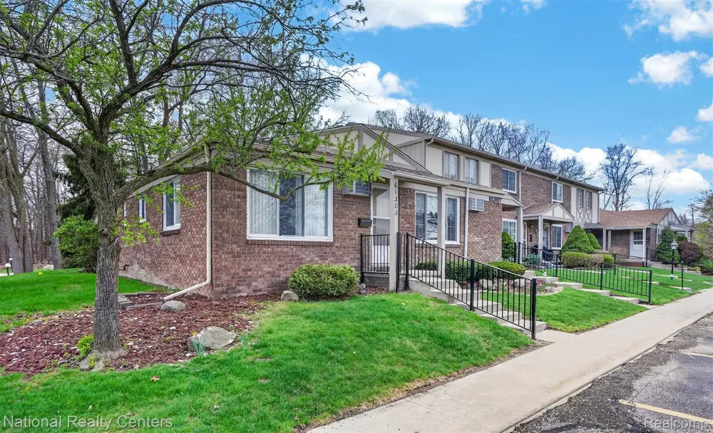 61315 Heritage Boulevard #4 South Lyon City, MI 48178