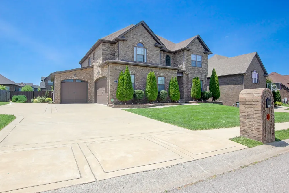 2616 Browning Way Clarksville, TN 37043