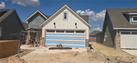 898 Lady Bird Lane