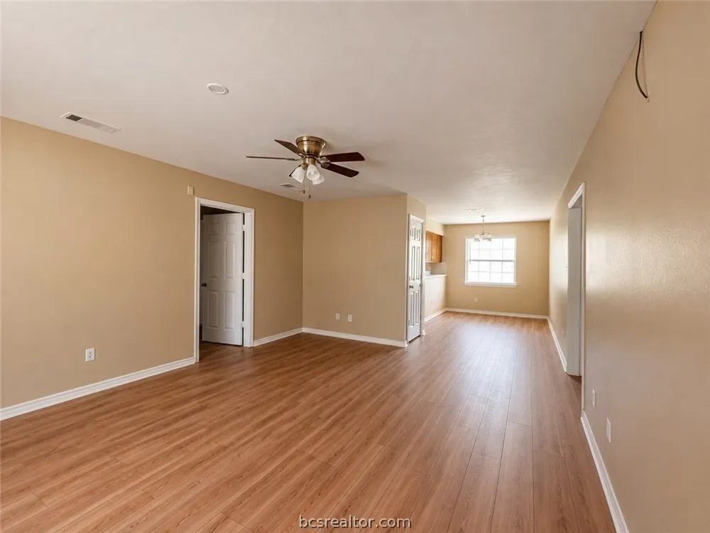 10525 Trails End PVT Bryan, TX 77808