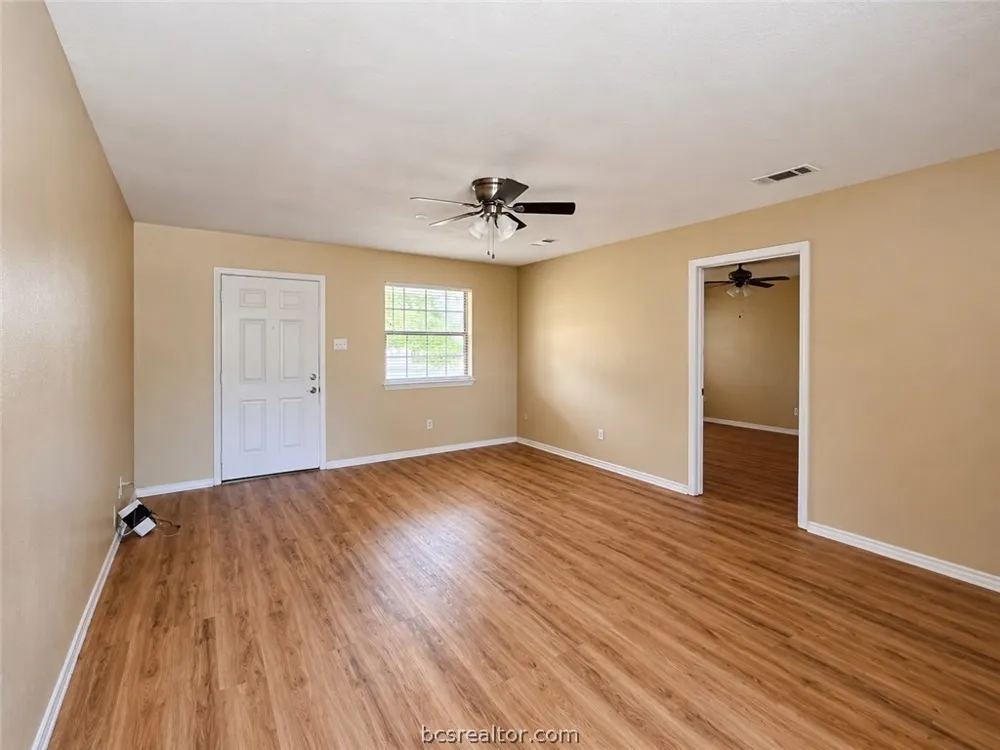 10525 Trails End PVT Bryan, TX 77808