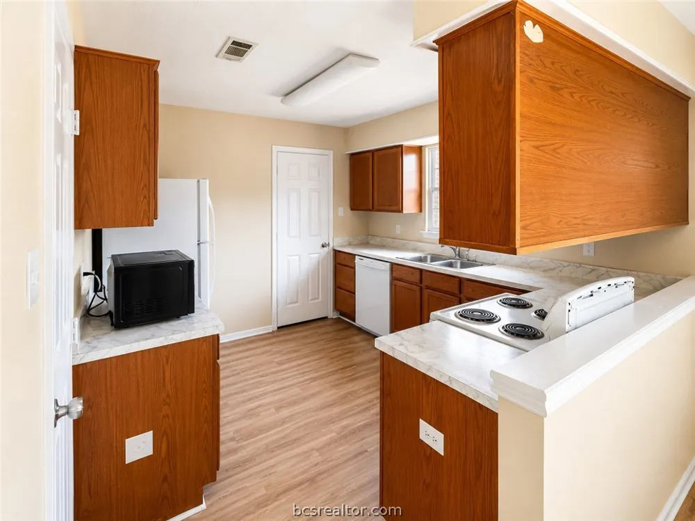 10525 Trails End PVT Bryan, TX 77808