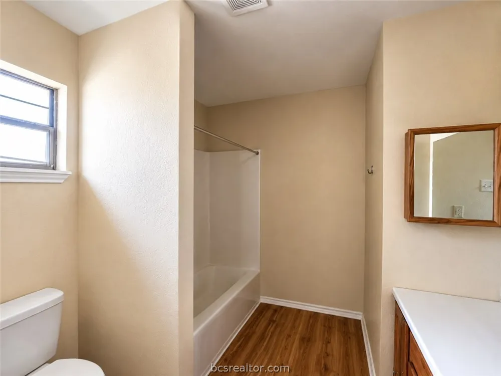 10525 Trails End PVT Bryan, TX 77808