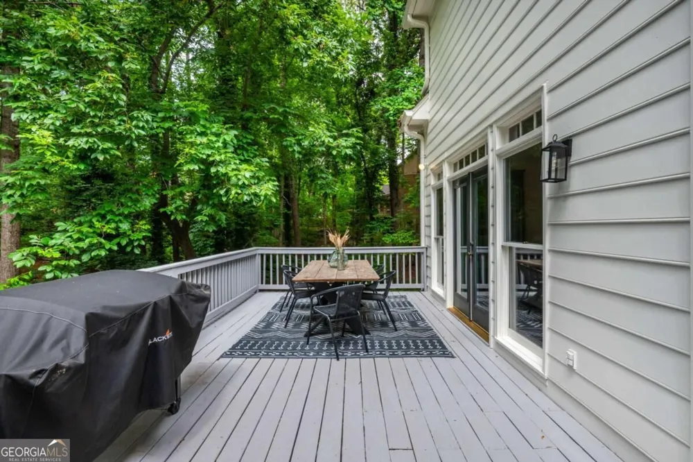 1250 Northcliff TRCE Roswell, GA 30076